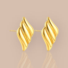 Load image into Gallery viewer, Gold Wing Earrings 💧
