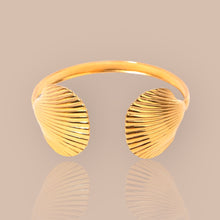 Load image into Gallery viewer, Seashell Open Cuff Bracelet
