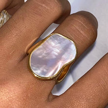 Load image into Gallery viewer, Big Mother of Pearl Ring
